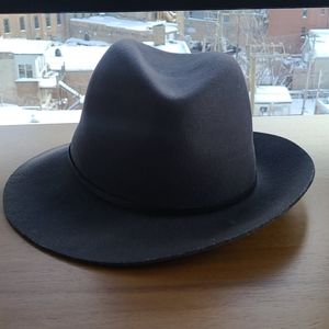 Grey felt woman's Fedora hat
